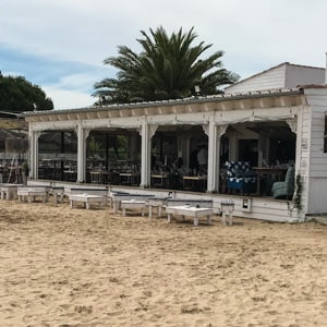 Restaurant on La Cible beach near Saint Martin de Ré