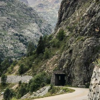 Empty road with tunnel from La Bérarde