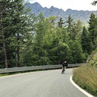 Long cycling descent from Passo Foscagno to Bormio