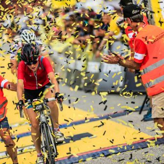 A cyclist woman has won etape cycling event